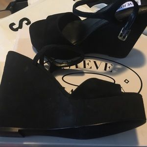 Steve Madden NWT Truce black suede wedges size 6
